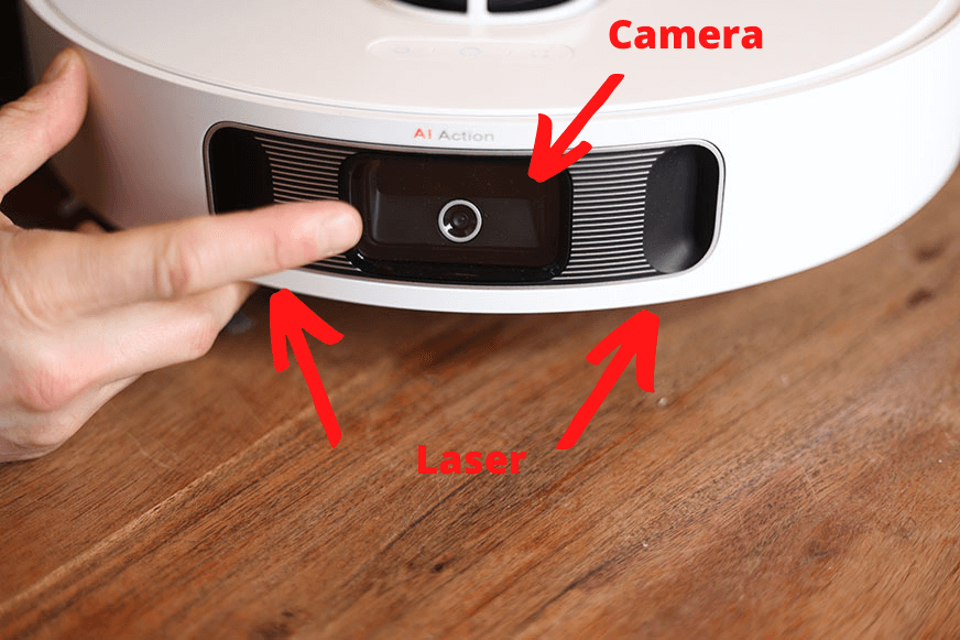 RGB-камера и перекрестный лазер Dreame L10s Ultra на переднем плане.